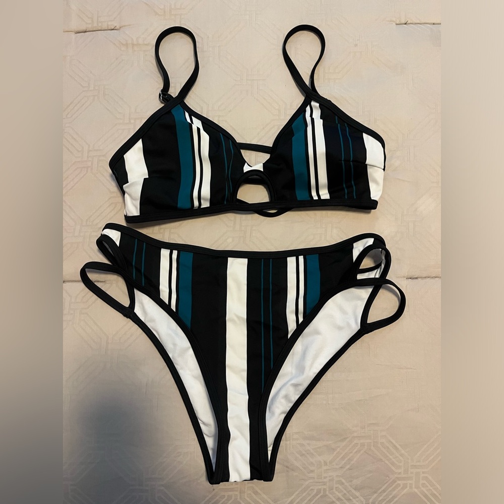 CupShe Striped Cutout Bikini Top and Bottom - S